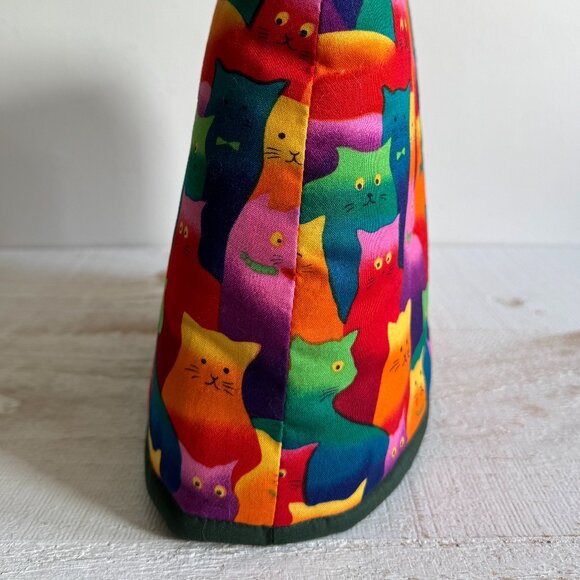 Honeysuckle Cottage Sales Vintage Cat Tea Kettle Cover - Made in Canada - Picture 3 of 11